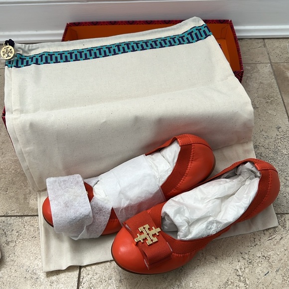 Tory Burch Sedgewick Ballet Flat in Poppy Red, Size 6 - Picture 6 of 6